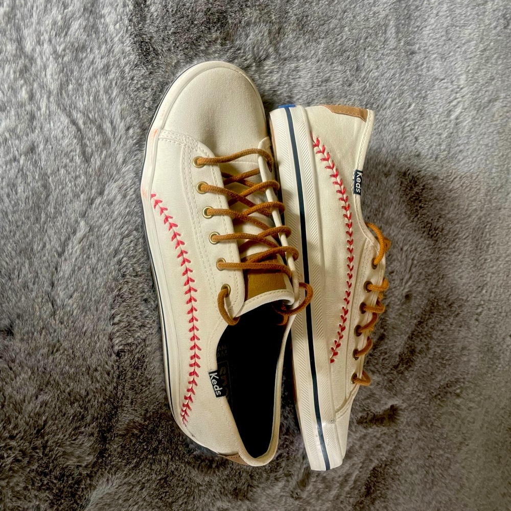 KEDS**Baseball Sneaks**Like New!!